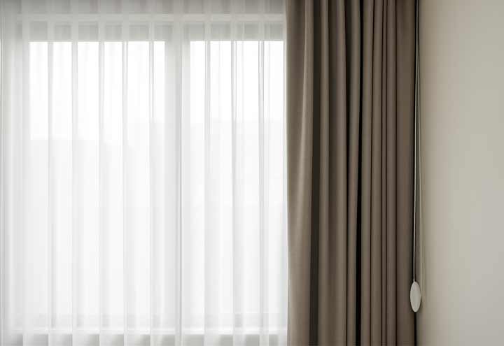 What Are Curtain Pull Cords?