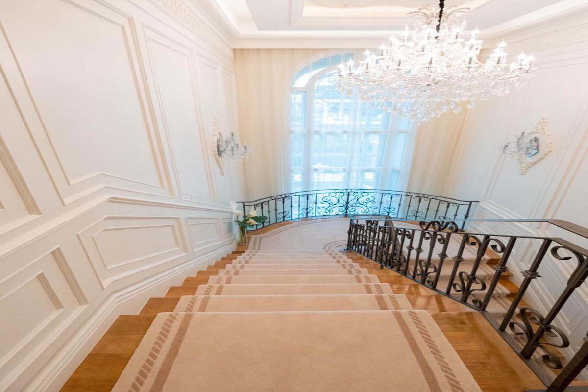 Carpet for staircase and sheer curtains