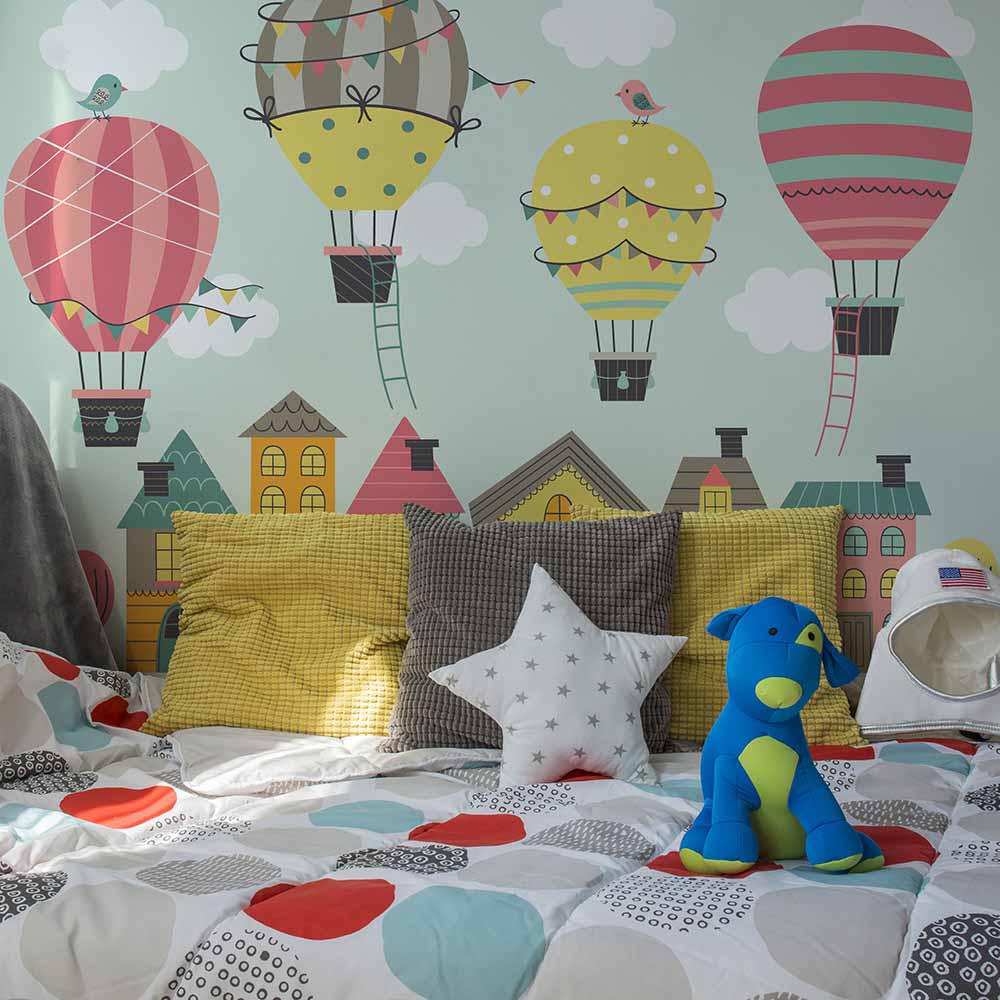 วอลเปเปอร์ลายลูกโป่งและบ้านหลากสีสัน สำหรับห้องเด็ก ki193.