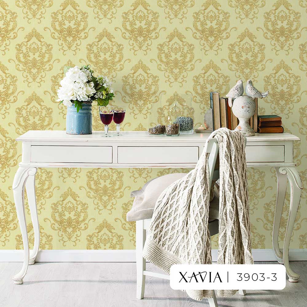 Golden Damask Pattern Wallpaper for a Luxury Room.